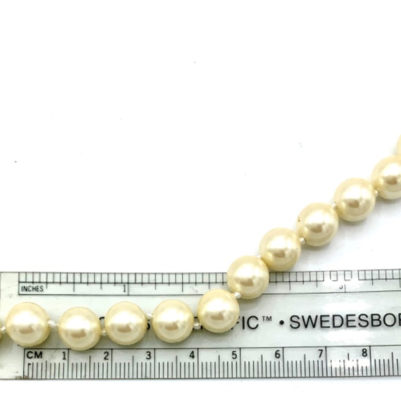 Monet Cream Faux Pearl Necklace Box Clasp Vintage 9mm 55 Pearls 24” Red Box - Picture 2 of 10